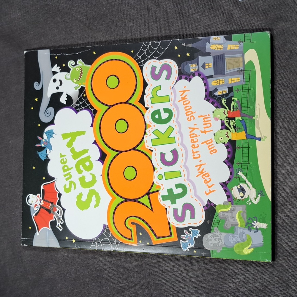 Halloween Super Scary 2000 Stickers Freaky, Creepy, Spooky Activity Book NWOT 3+
